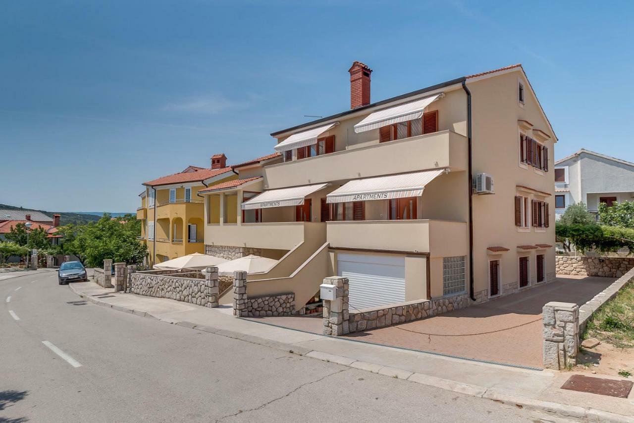 Apartments Eva Cres Exterior photo